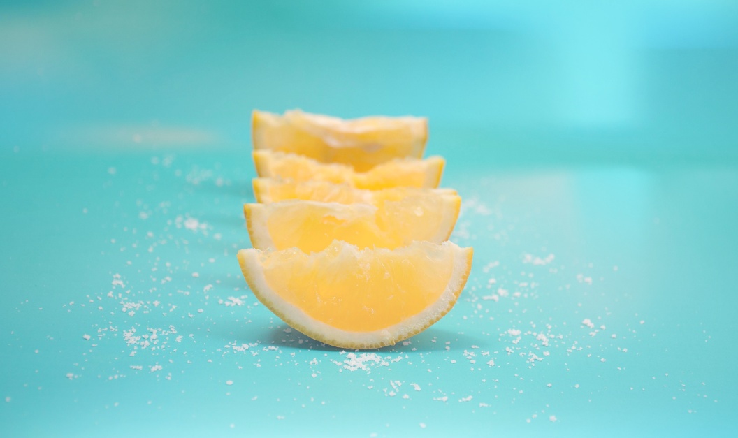 一目惚れとは 一目惚れとはどんな感じ 感覚 アプローチ 場所 画像