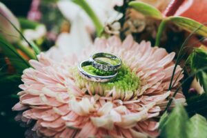 一目惚れで結婚したいと思うのはなぜ？あなたの心に隠れる7つの理由とは